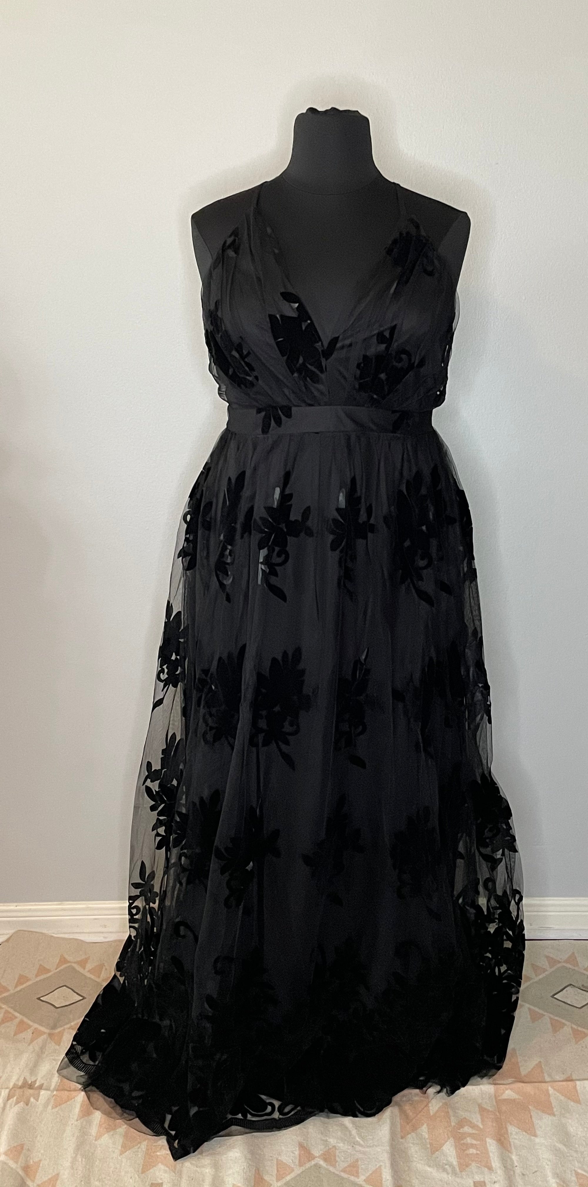 Midsummers Night Dress ~ Plus ~ Black